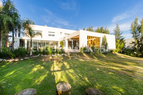 Espectacular Casa En Alquiler En Barrio Privado Id 5210