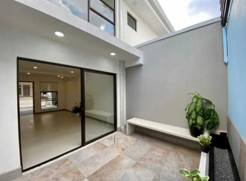 Imagen 3 de 16 de Moderna Residencia En Escazú