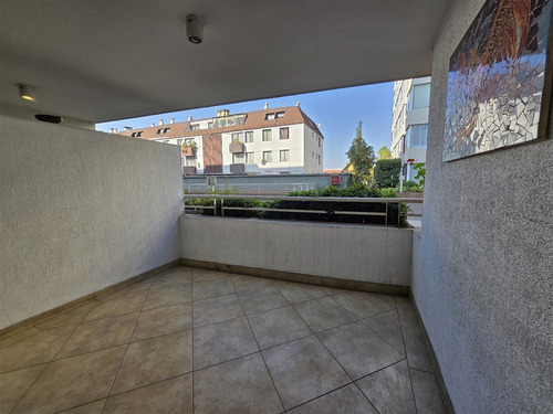 3 Dorm. En Ñuñoa/bodega Y Estacionamiento/piso 1 Interior.