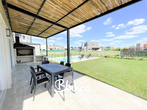 Casa En Alquiler En Puertos Del Lago, Barrio Acacias, Escobar, G.b.a. Zona Norte