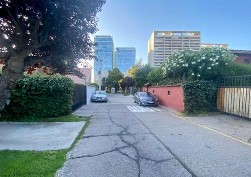 Casa Clásica Y Hermosa De 3d 3b En Las Condes A La Venta