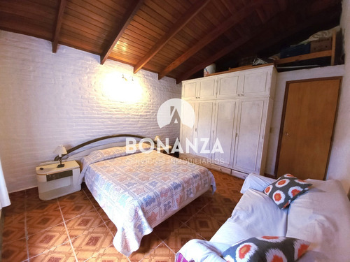 Piriápolis Punta Fría Casa En Venta 350 Mts De La Playa San Francisco. 589 Mts De Terreno Esquina. Salida A Dos Calles.