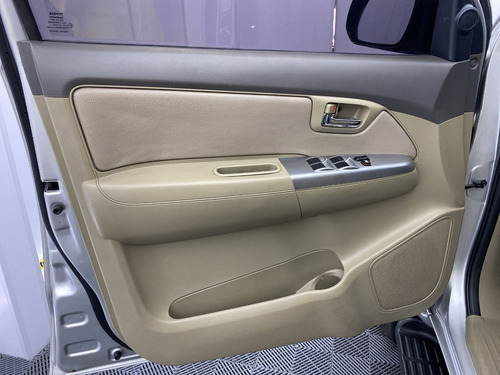 Toyota Fortuner 2.7 Urbana 4x2