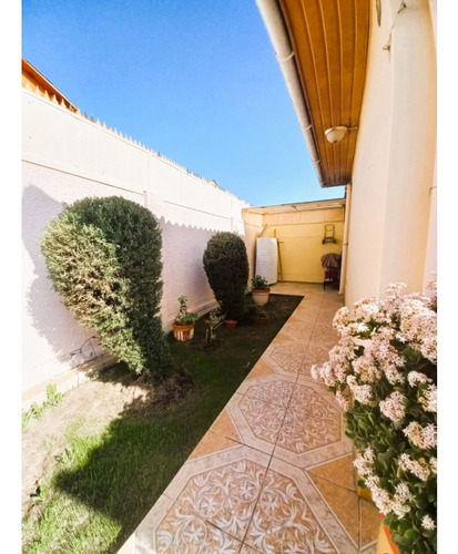Casa De Un Piso Con Excelente Ubicación En Villa Alemana