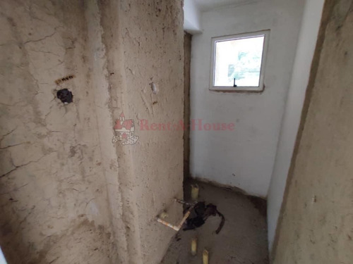 Lujoso Townhouse Casa En Venta Moderna La Floresta Las Delicias Super Amplio 4 Niveles Amplia Terraza Con Sotano Fachada Vidrio Panoramico Negociable Estef 23-5804