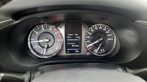 Imagen 13 de 17 de Toyota Hilux Sr 4x2 2022 Durzo Automoviles