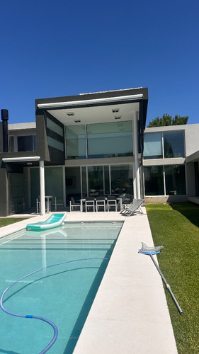 Casa 5 Suítes Y Playroom En Terravista - Permuta Y Financia
