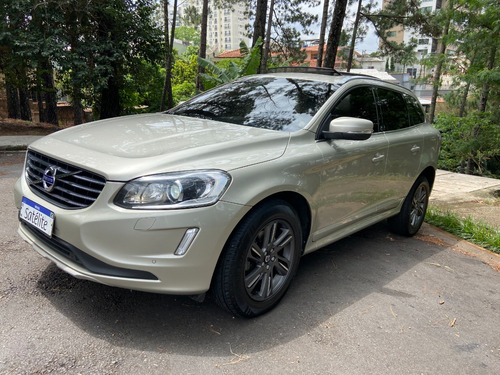 Volvo XC60 2.4 D5 Momentum Awd 5p