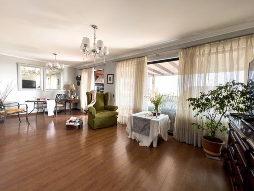 Casa En Venta 3h/2b Con Piscina En Condominio