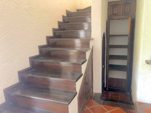 Imagen 15 de 29 de Rento En Cuernavaca Vista Hermosa Zona Dorada 2 Encantadoras Y Amplias Villas Estilo Mexicano Moderno Recien Remodeladas En Pequeño Y Exclusivo Conjunto Con Jacuzzi Privado Y Alberca Con Calf. Solar