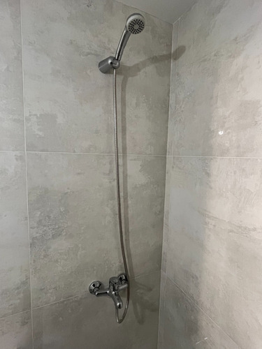 Moderno Dúplex 2 Plantas Con 3 Dormis, Cochera Y Jardín