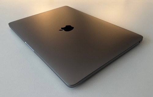 Apple Macbook Pro 2020 M1, Ram 8gb, Hdd 256gb, Gris Espacial (Usado)