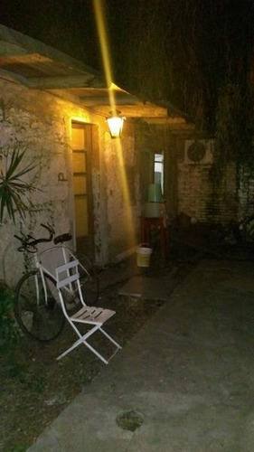 Sucre 137. Casa En Venta Dos Dormitorios Granadero Baigorria