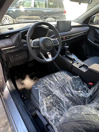 Toyota Yaris G Sedan Plata