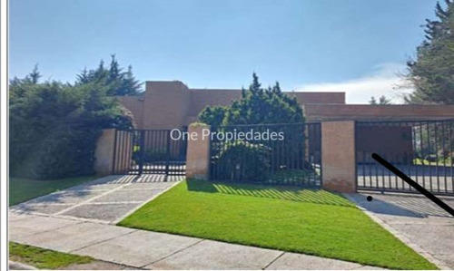 Casa En Arriendo De 4d/5b En Condominio. En Colina