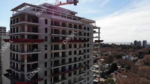 Yrigoyen Blvd · 4 Amb, Terraza 35 M2 ·