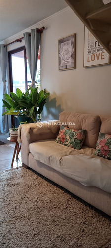 Casa En Venta De 3 Dorm. En Maule