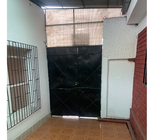 Oportunidad En Macul :casa Amplia Con Excelente Conectividad