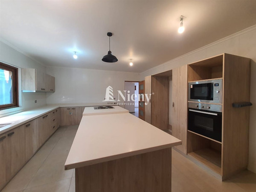 Casa En Venta De 6 Dorm. En Machalí, Condominio Doña Matilde