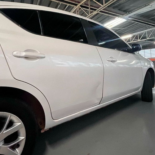 Nissan Versa 1.6 16v Sv Aut. 4p