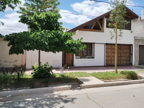 Amplia Casa En Excelente Condiciones - Godoy Cruz- Id:62998