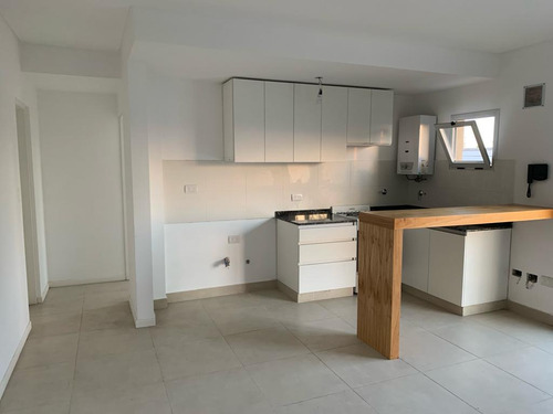 Belgrano Y Junín - 2 Amb - C/ Cochera Y Balcón-luminoso - San Fernando - Venta