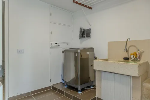 Apartamento En Venta En El Tesoro. Cod V21429