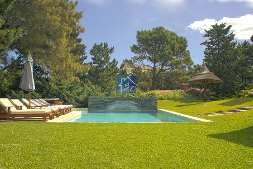 Impecable Casa Playa Mansa- Ref: 624