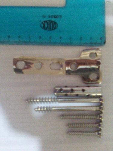 Imagen 3 de 3 de Platina Titanio P/fractura De Tibia/ Perone+ 5 Tornillos