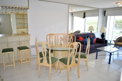 Apartamento Con Excelentes Servicios-ref:1581