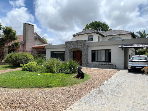 Venta Casa 7 Dormitorios 6 Baños Cochera 7 Autos Carrasco