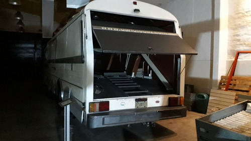 Micro Rodante Y Taller Competicion Mercedez Benz Con Carpas