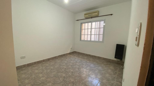 Departamento En Venta - 2 Dormitorios 1 Baño - Cochera - 77mts2 - Quilmes