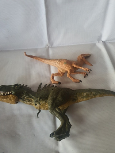 Par De Dinosaurios Jurassic World 42 Y 26 Cm Hasbro Original (Usado)