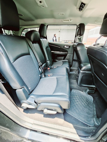 Dodge Journey 2.4 Sxt Sport 7 Pasajeros At