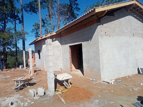 Imagem 3 de 11 de 500m², Em Construção, 02 Dormitórios E Piscina Em Mairinque.