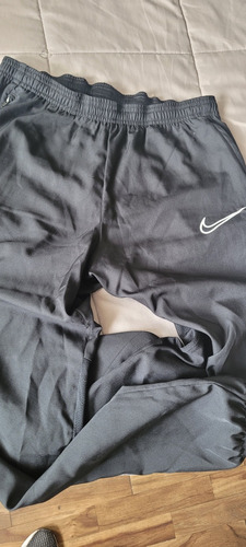 Pantalón Deportivo Nike. 