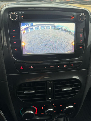 Fiat Strada 1.8 16v Adventure Cab. Dupla Flex 3p