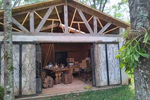 Vendo Casa Sobre Un Hermoso Terreno De 900 M2