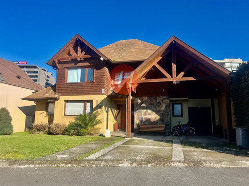 Casa En Venta De 4 Dorm. En Temuco