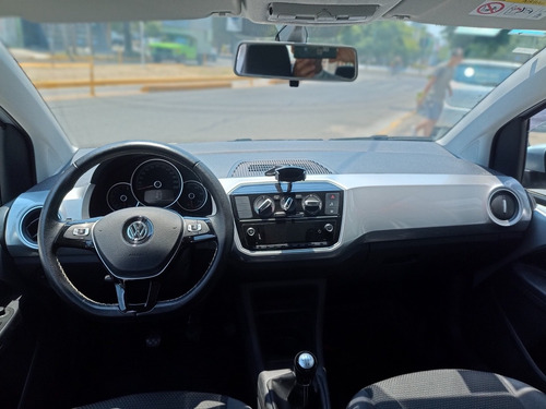 Imagen 5 de 13 de Volkswagen Up! 2019 1.0 High Up! 75cv 5 P
