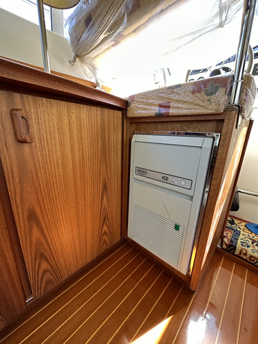 Custon 35 Volvo 220hp Gasolero Con Solo 200horas Nuevo!