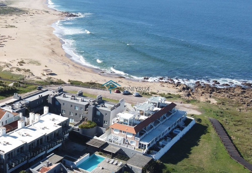 Alquiler Apartamento De Dos Dormitorios Frente A Playa Montoya