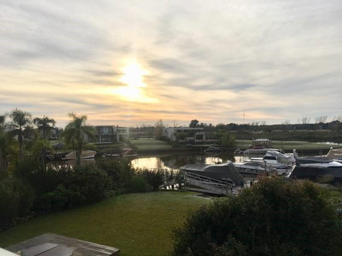 Imagen 13 de 14 de Planta Baja Al Rio Con Jardín En Venta En El Yacht, Nordelta, Tigre