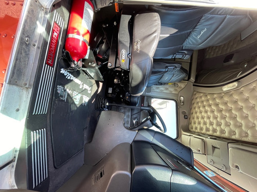 Imagen 13 de 15 de Kenworth T660 2012