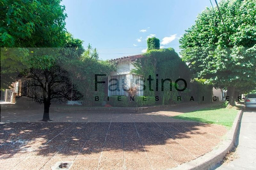 Casa En Venta En Haedo