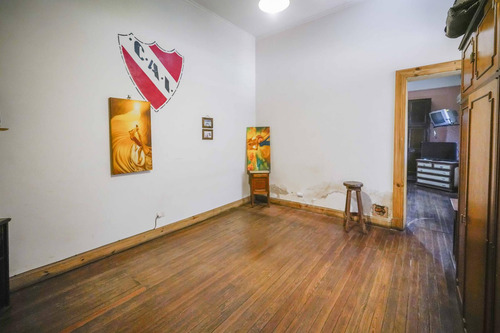 Disfruta De Una Casa Con Jardin, Quincho Y Garage - 5 Ambientes!