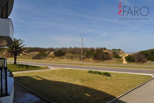 Imagen 3 de 24 de Apartamento En Brava 3 Dormitorios Y Dependencia - Punta Del Este Brava