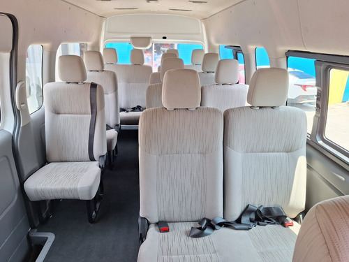 Nissan Urvan 2.5 15 Pas Amplia Aa Mt