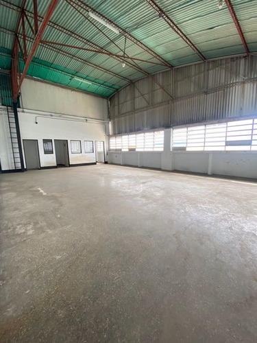 Piso Industrial/galpon En Alquiler 755 M² Boleita Norte